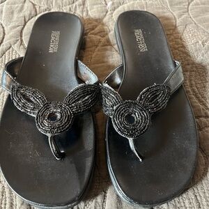 Retro beaded slip on flip flops. Nice structure and comfortable solid sole